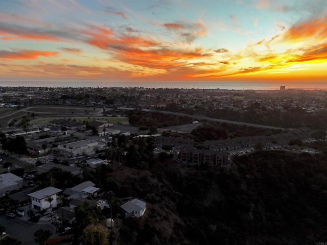 Detail Gallery Image 23 of 27 For 921 Hillcrest Pl, Oceanside,  CA 92058 - 3 Beds | 2 Baths