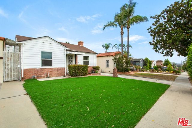 4325 W 58th Place, Los Angeles CA: https://media.crmls.org/mediaz/90115f4c-cd1d-4d41-bab9-2864f400fe28.jpg