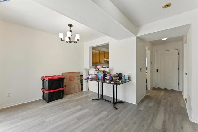 1017 Bissell Ave, Richmond CA: https://media.crmls.org/mediaz/90122cf6-4a3e-4915-9916-8602b0c31780.jpg