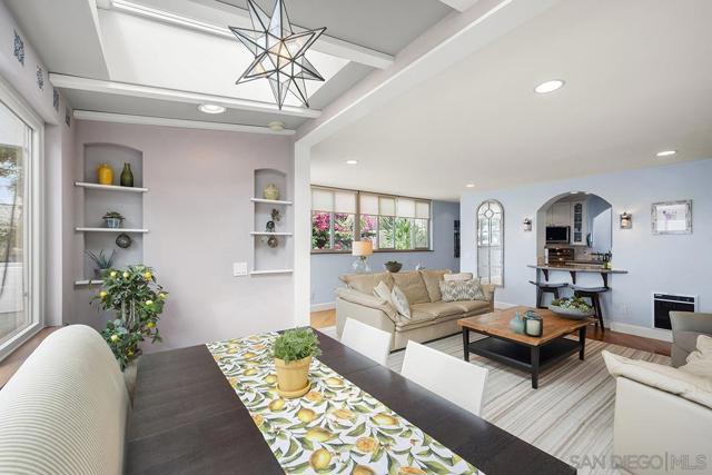 356 Prospect Street, La Jolla CA: https://media.crmls.org/mediaz/90123dc9-e39d-4c75-b45a-50502a152250.jpg