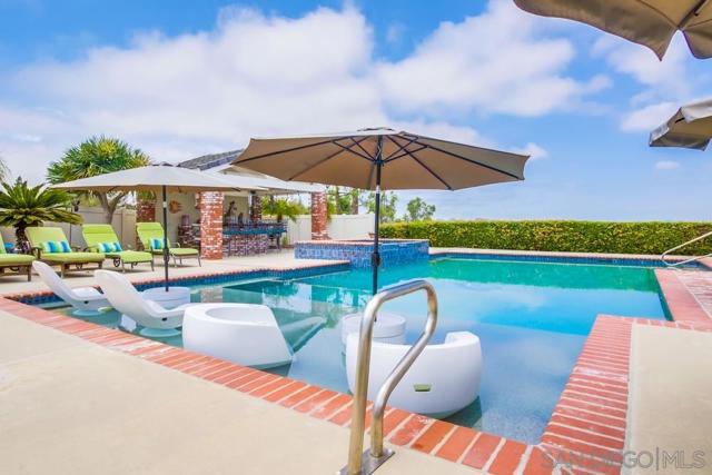 17502 Corte Lomas Verdes, Poway CA: https://media.crmls.org/mediaz/90125c66-6e5b-4c4a-a29c-1ff456b4a286.jpg