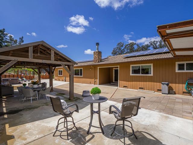 20150 Tarawild Court, Prunedale CA: https://media.crmls.org/mediaz/9012b23e-6b20-4322-878f-57f9cf194b3d.jpg