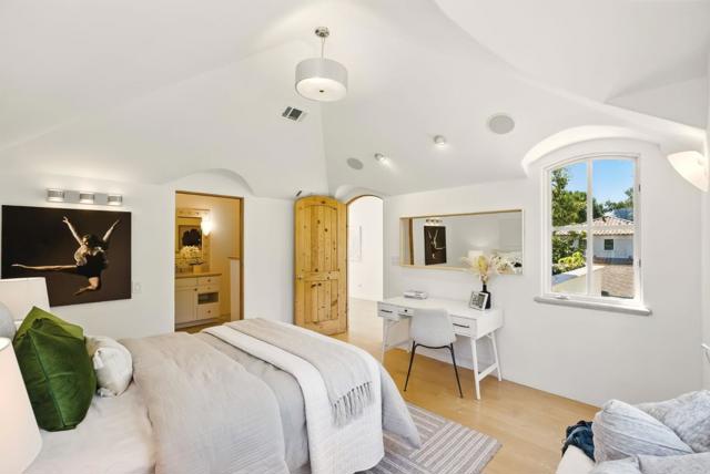 842 Boyce Avenue, Palo Alto CA: https://media.crmls.org/mediaz/9012d1f3-ebe8-4f83-b9b0-07066c548ead.jpg