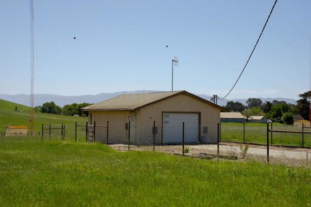 540 Old Natividad Road, Salinas CA: https://media.crmls.org/mediaz/90133fc3-cbc4-4eb1-a1a2-032e03083b12.jpg