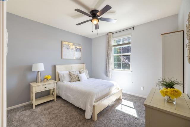 917 Talaria Ct, Oakley CA: https://media.crmls.org/mediaz/90136899-e043-4ee4-b1d0-28a7db47baf9.jpg