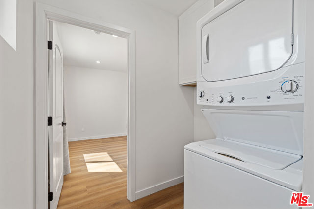 4302 W 138th Street, Hawthorne CA: https://media.crmls.org/mediaz/90139636-e641-44dd-98cd-61cb1acbdd26.jpg