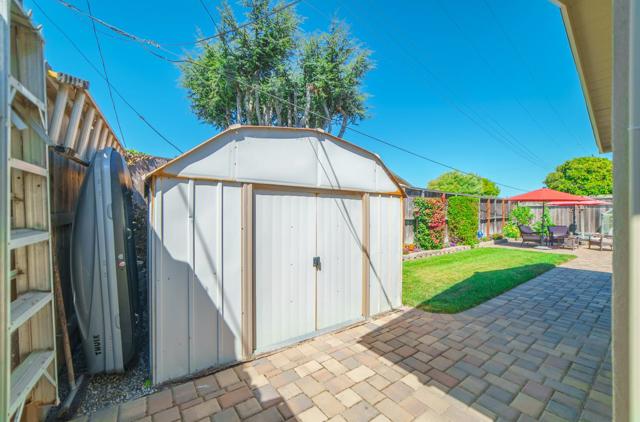 731 La Mesa Drive, Salinas CA: https://media.crmls.org/mediaz/9013d3c9-c6ad-4fd3-925e-2d5f57ad0d50.jpg