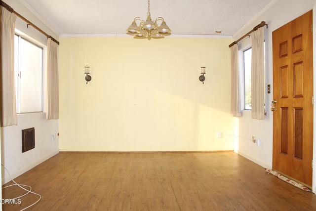 1173 Cliff Avenue, Fillmore CA: https://media.crmls.org/mediaz/90144794-146c-4a7b-bbfb-3ccd6d477b7b.jpg