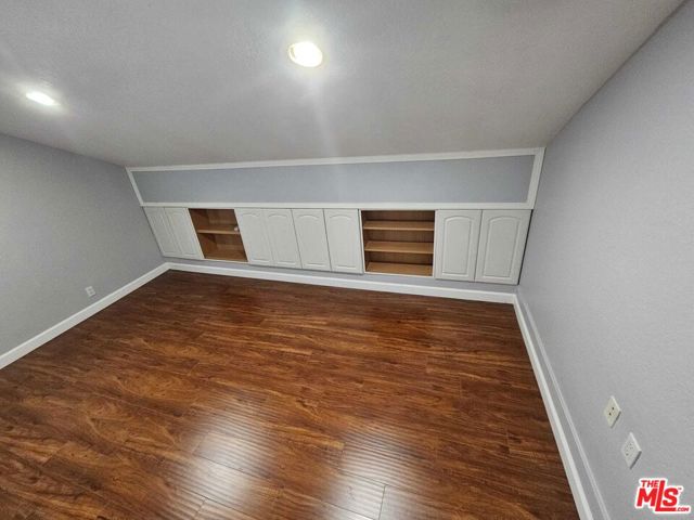 290 Ridgeton Lane, Simi Valley CA: https://media.crmls.org/mediaz/90145c78-ce74-4ab8-a53e-70b99407d560.jpg