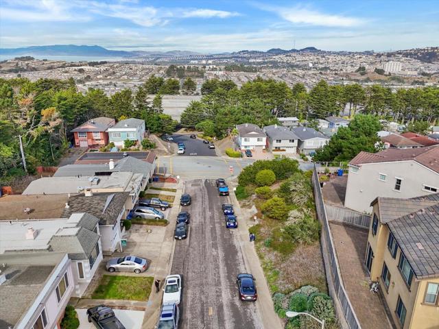 16 Christopher Court, Daly City CA: https://media.crmls.org/mediaz/90148b2d-4401-4c56-8062-530bc40b4c98.jpg
