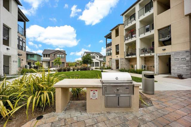 210 Waters Park Circle, San Mateo CA: https://media.crmls.org/mediaz/901546ec-f093-47ab-b194-d1eacbb80969.jpg