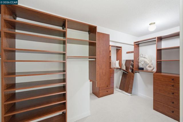 102 Hillcrest Dr, Orinda CA: https://media.crmls.org/mediaz/90155207-72cf-478b-810a-bdb30ab72e77.jpg