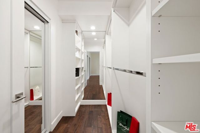 22910 Collins Street, Woodland Hills CA: https://media.crmls.org/mediaz/9016c9a0-d790-45c1-b9de-739b786a4435.jpg