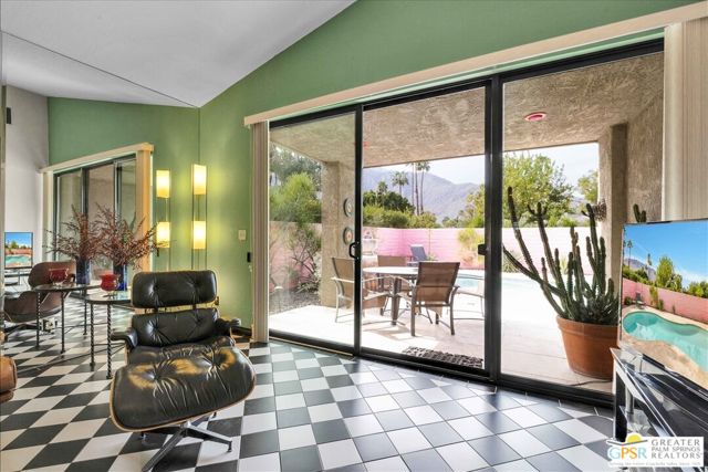 2861 Sundance Circle, Palm Springs CA: https://media.crmls.org/mediaz/901712c2-42e0-47bd-acf2-9a1d94af6be3.jpg