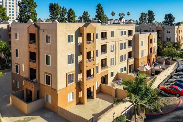 3550 Lebon Dr, San Diego CA: https://media.crmls.org/mediaz/90175038-50ce-4ade-9db9-1439aa5c536f.jpg