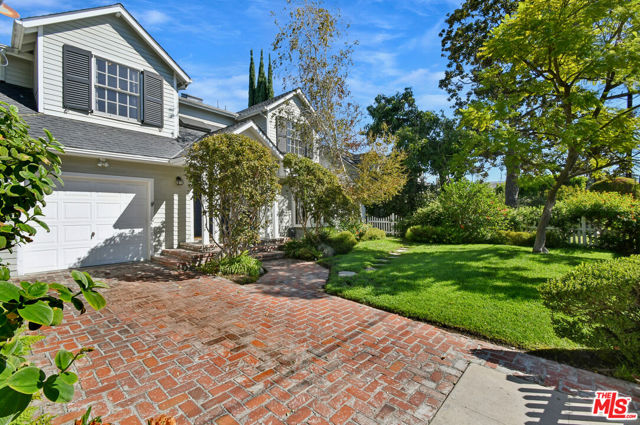 12359 Califa Street photo 11