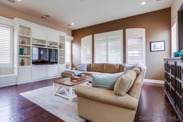 6977 Corte Langosta, Carlsbad CA: https://media.crmls.org/mediaz/90180640-2700-4d84-95c8-57132e49661c.jpg