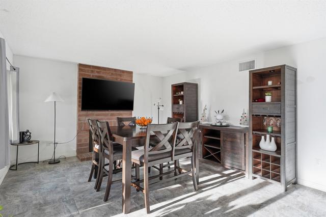 Detail Gallery Image 15 of 35 For 2327 Amber Ln, Escondido,  CA 92026 - 4 Beds | 3 Baths