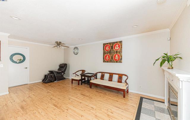 477 Clifford Ct, Bay Point CA: https://media.crmls.org/mediaz/90186b03-7434-45ee-960e-7b314ec2baf7.jpg