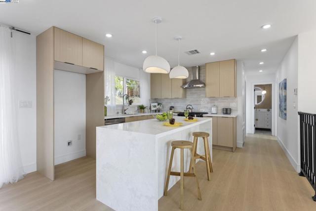 365 Monaco Ave, Union City CA: https://media.crmls.org/mediaz/901925c3-4ee3-467e-b901-ea02bf616878.jpg