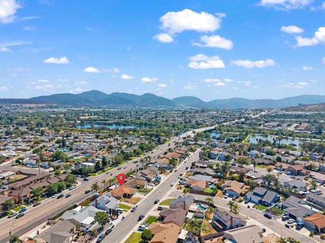 9209 Les Rd, Santee CA: https://media.crmls.org/mediaz/9019856a-d293-46f7-b68b-3e2d54196461.jpg