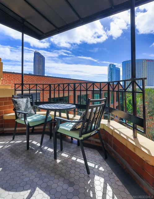 500 W Harbor Dr, San Diego CA: https://media.crmls.org/mediaz/9019b81e-baa2-4c80-987a-5a993cf48e70.jpg
