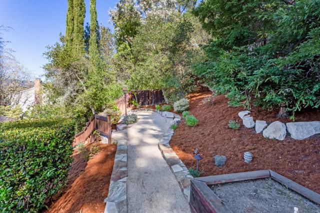 1110 Trinity Drive, Menlo Park CA: https://media.crmls.org/mediaz/9019bef4-1519-4e18-bc32-272a4059f509.jpg