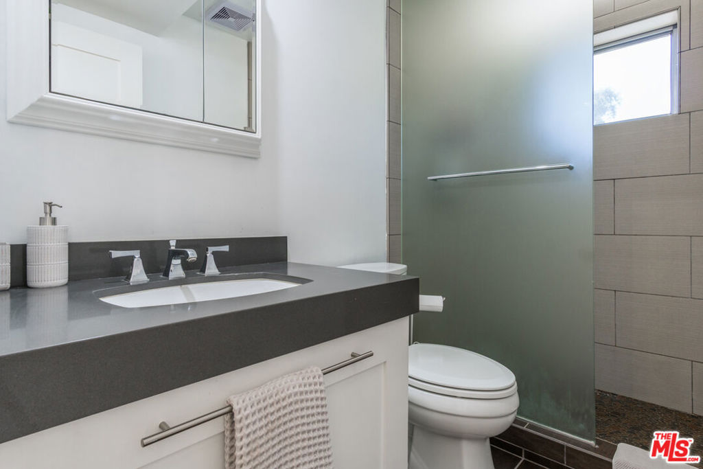 MLS #25544863 img 15