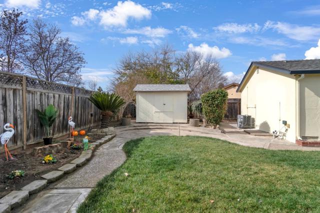 2921 Daisy Court, Union City CA: https://media.crmls.org/mediaz/901b26f1-d3ea-4dc7-b22b-30e3ab7a2826.jpg