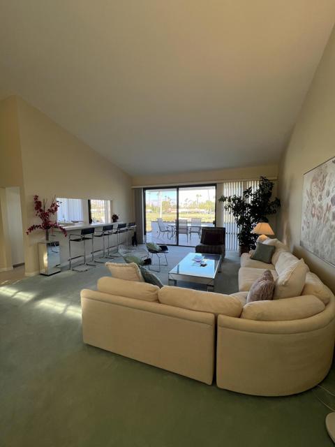 75 Calle Encinitas, Rancho Mirage CA: https://media.crmls.org/mediaz/901b3211-bad8-4cd2-9c27-87292ef82e3c.jpg