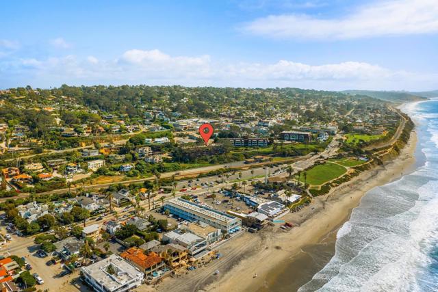 1562 Camino Del Mar, Del Mar CA: https://media.crmls.org/mediaz/901bd05d-e3a2-45fd-8e71-728baab70f57.jpg