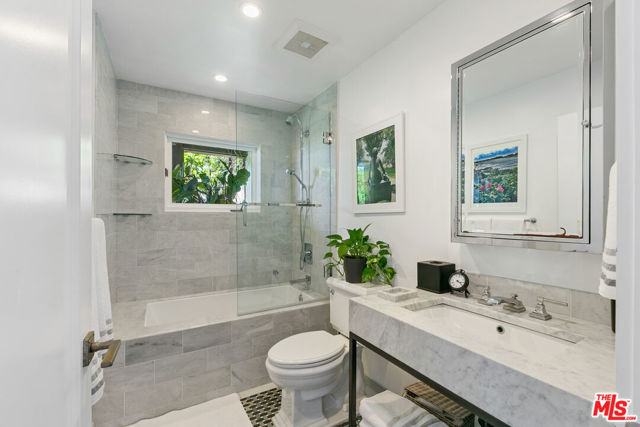 27450 Calicut Road, Malibu CA: https://media.crmls.org/mediaz/901c0f1e-a77d-4396-bf65-e761cac1cc08.jpg