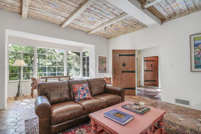 12615 Koenigstein Road, Santa Paula CA: https://media.crmls.org/mediaz/901c31c6-5fff-4a1a-af26-e38876d60898.jpg