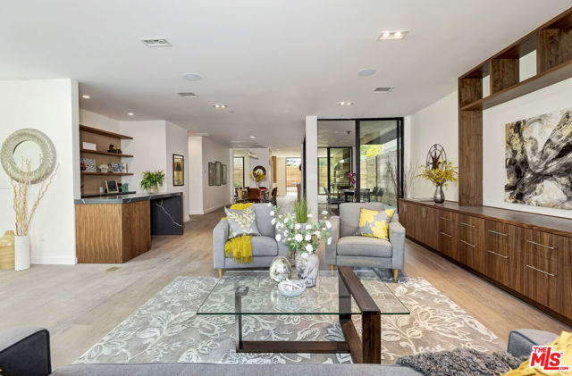 139 Hollister Avenue, Santa Monica CA: https://media.crmls.org/mediaz/901c432d-f6c0-47ca-a977-c70604074f42.jpg