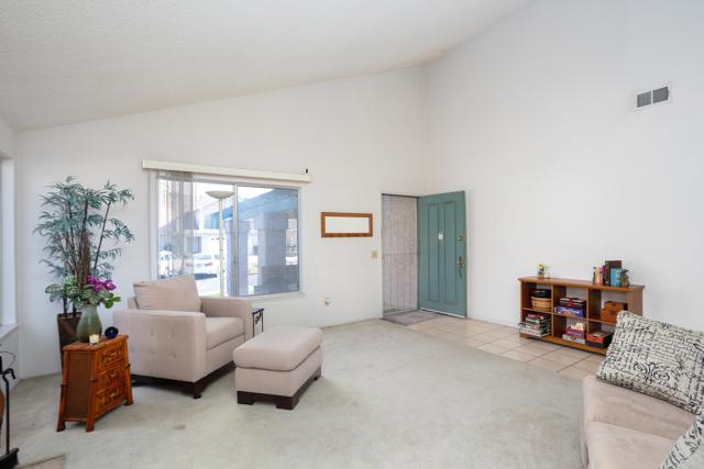 Detail Gallery Image 2 of 17 For 864 Crystal Creek Ct, Chula Vista,  CA 91910 - 4 Beds | 2 Baths