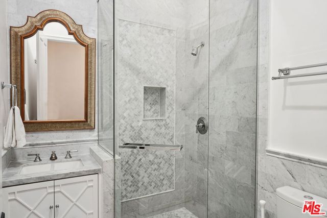 1600 Clear View Drive,  CA: https://media.crmls.org/mediaz/901c5d67-975e-425f-add7-b17adfce31ec.jpg