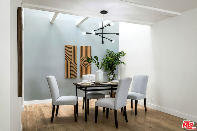1425 Stanford Street, Santa Monica CA: https://media.crmls.org/mediaz/901cd5fa-c071-45be-9283-5aa3126fb299.jpg