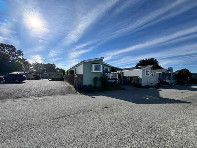 23 Sea Breeze Drive, Half Moon Bay CA: https://media.crmls.org/mediaz/901cedcd-bda3-41f4-a704-d0707b2cd847.jpg
