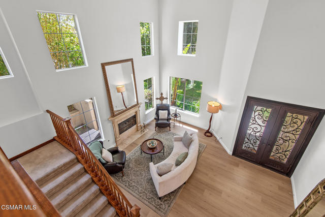 213 Heath Meadow Court, Simi Valley CA: https://media.crmls.org/mediaz/901cfd4f-e645-4c3a-a27b-0533a6bf286f.jpg
