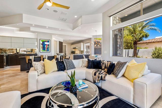 28 Clancy Lane S Lane, Rancho Mirage CA: https://media.crmls.org/mediaz/901d7a11-7f29-464e-8c64-5482fb9eeb0f.jpg