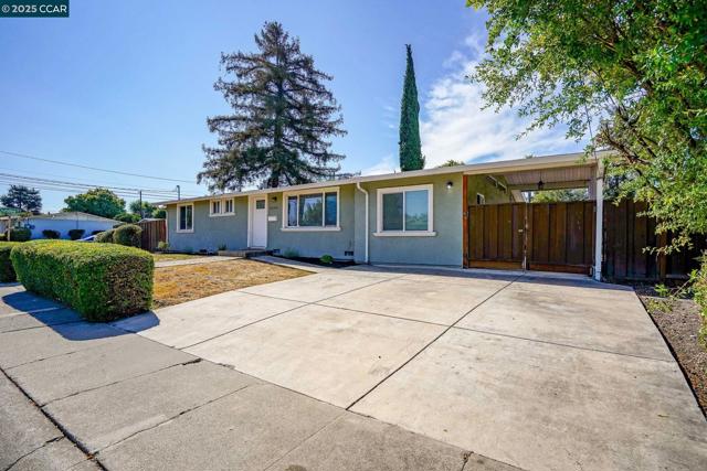 2206 Gehringer Dr, Concord CA: https://media.crmls.org/mediaz/901e2399-b7e9-4325-965e-0e60bbd68dc8.jpg