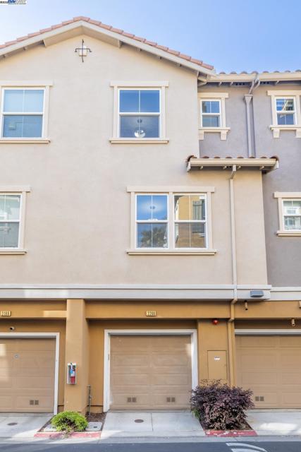 2200 Beech Cir, San Jose CA: https://media.crmls.org/mediaz/901f2693-4cad-463d-b39f-55a7c319593e.jpg