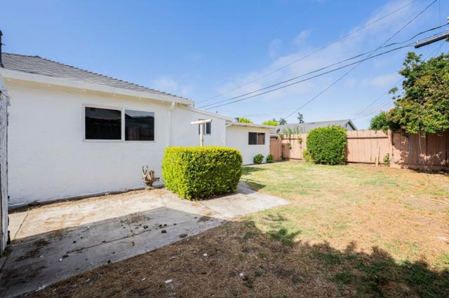 114 Iris Drive, Salinas CA: https://media.crmls.org/mediaz/901f6e54-12b6-4b1c-9d47-290e2b0d8f84.jpg