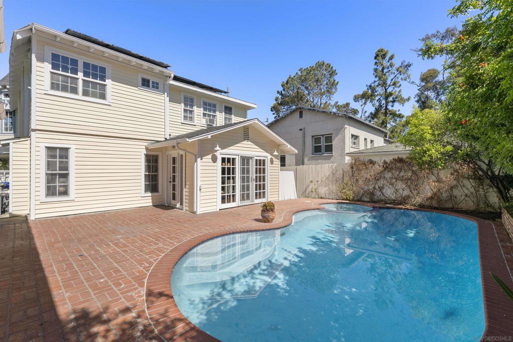 921 Court Way - photo 2