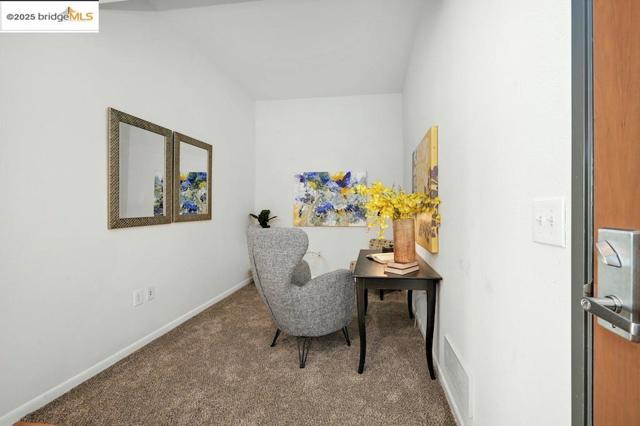 5855 Horton St, Emeryville CA: https://media.crmls.org/mediaz/90209fa5-6343-4019-bc7b-b93b19da77ea.jpg