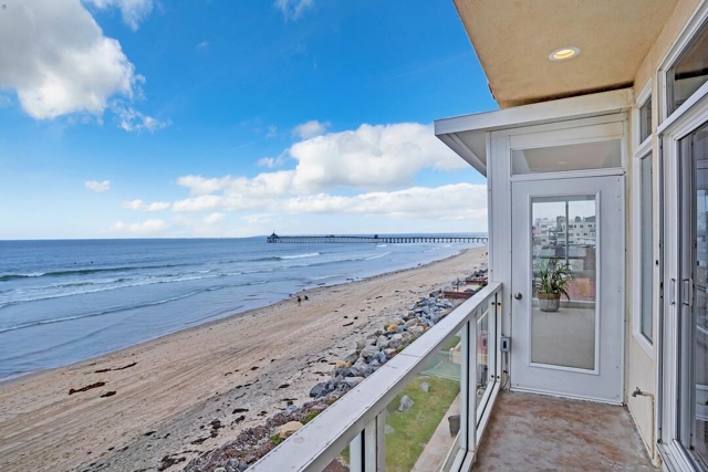 1206 Seacoast Drive, Imperial Beach, California 91932, 2 Bedrooms Bedrooms, ,3 BathroomsBathrooms,Condominium,For Sale,Seacoast Drive,230020514SD