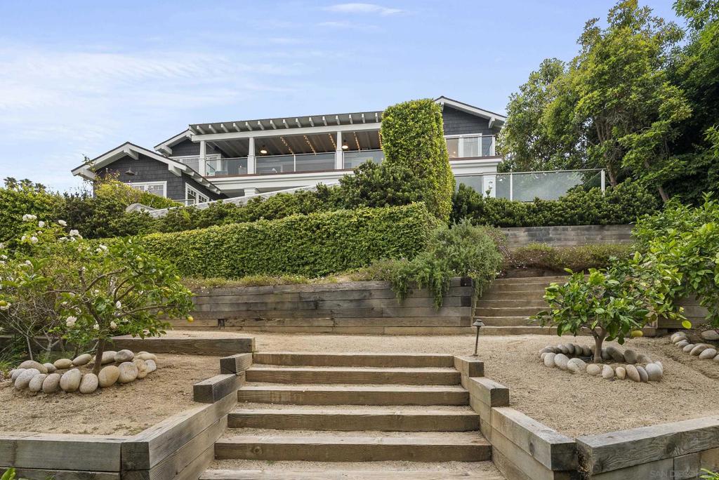 2026 Seaview Avenue - photo 16