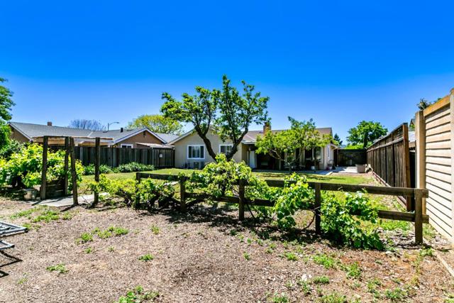 9124 Connell Court, Gilroy CA: https://media.crmls.org/mediaz/90229dbd-1ad8-4c40-a5a6-f5b195027c13.jpg