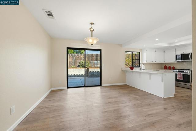 304 Lion Valley Rd, Escondido CA: https://media.crmls.org/mediaz/9022c2de-e969-4c71-be6c-f25e6b61a542.jpg