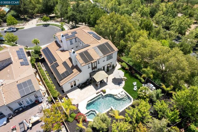 492 Calico Ct, San Ramon CA: https://media.crmls.org/mediaz/9023443b-32ab-490d-a5dd-12e1523a4407.jpg